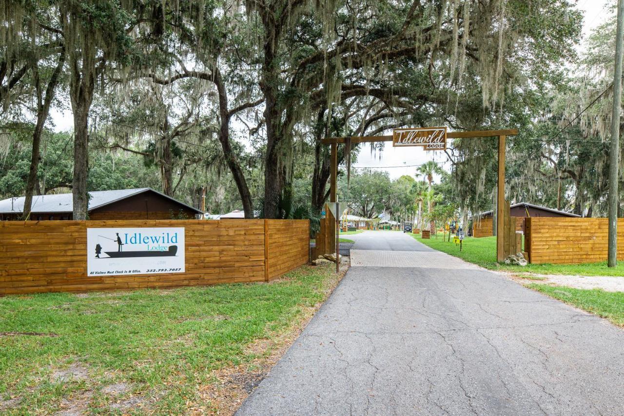 Idlewild Lodge And Rv Park Lake Panasoffkee Buitenkant foto