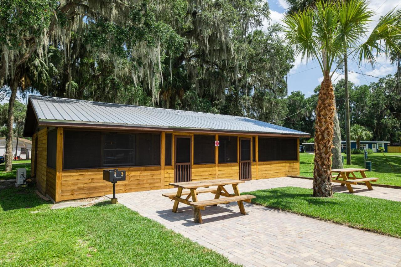 Idlewild Lodge And Rv Park Lake Panasoffkee Buitenkant foto